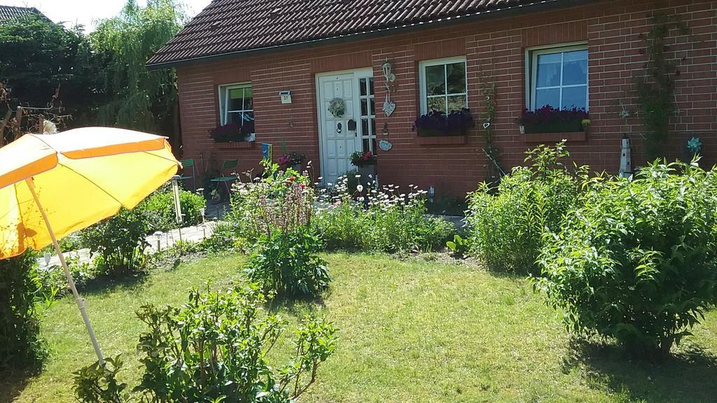 Zimmer Und Apartment Rosi Krakow am See Buitenkant foto